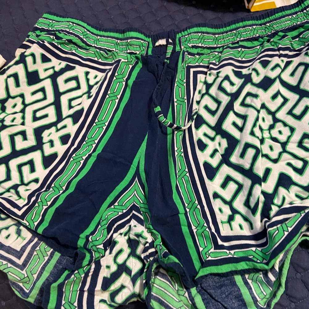 Crown and ivy soft shorts
